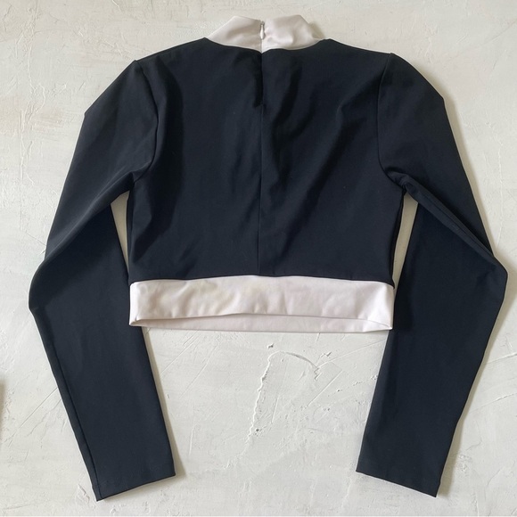 STAUD X NEW BALANCE Mock Neck Long Sleeve Crop Top Black and White Size S - Picture 4 of 8